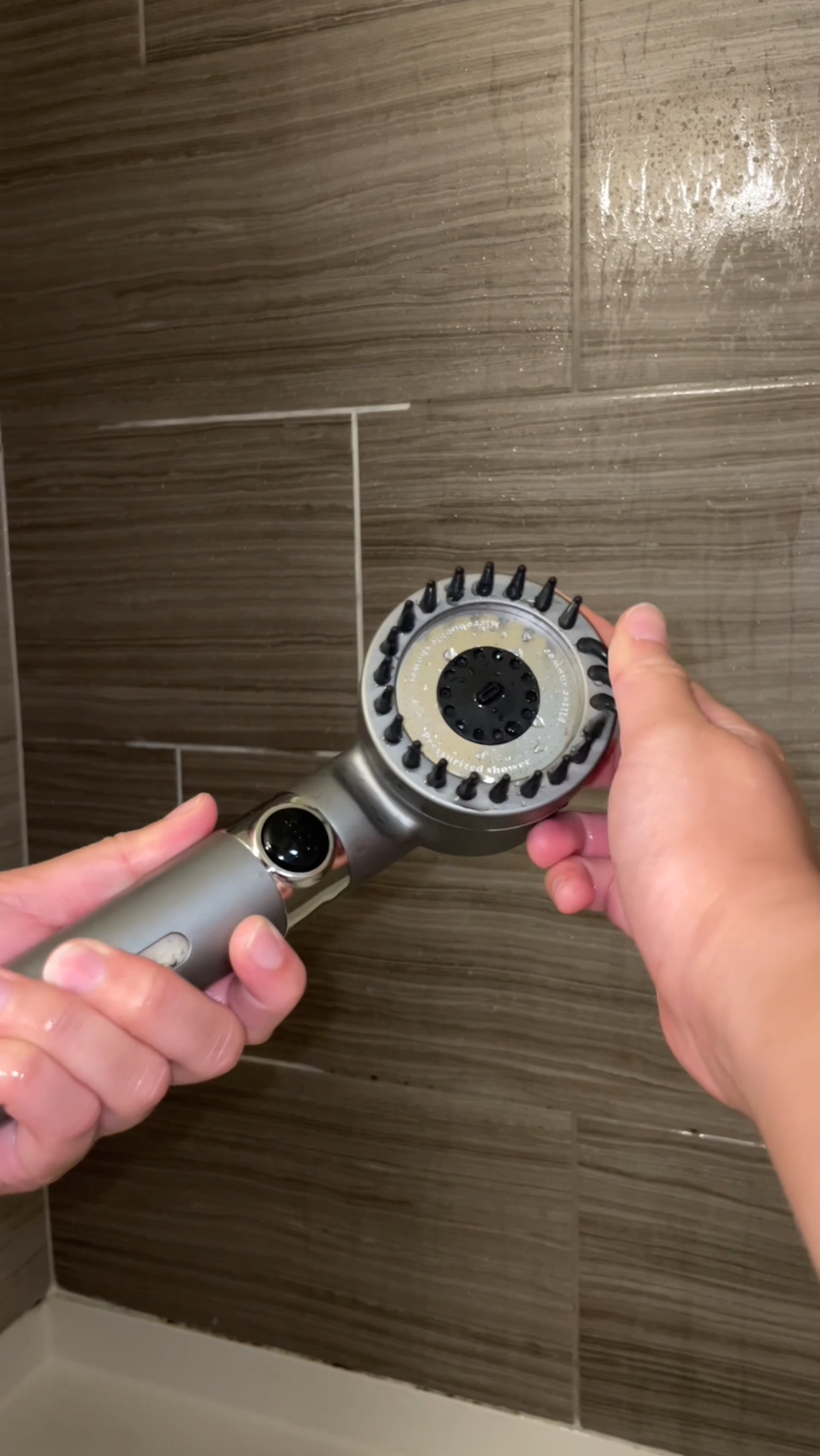 AquaLuxe's 3 Mode Luxury Water Purifying Shower Head
